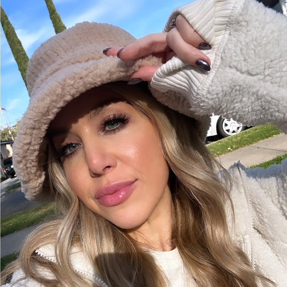 Sherpa Bucket Hat - Picture 2 of 5